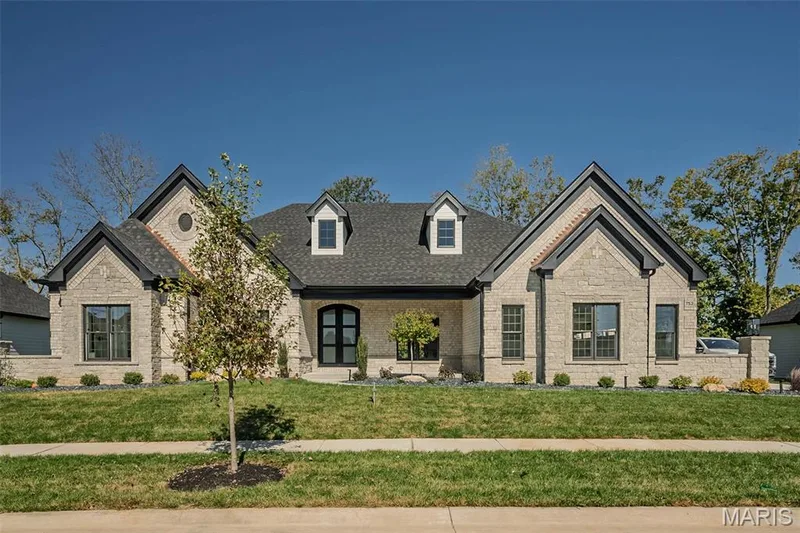 753 Silver Buck Lane, Chesterfield, MO — listing photo 1