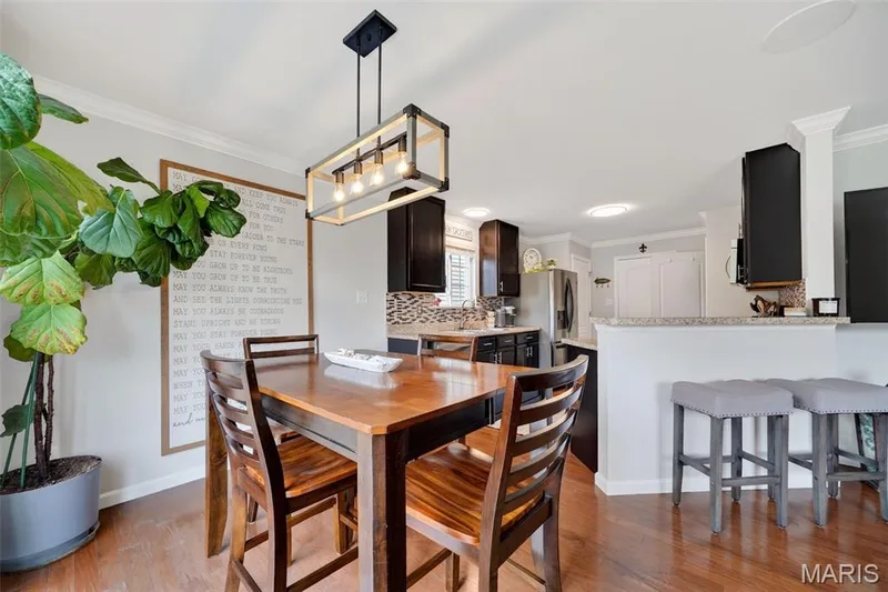 Dining area & breakfast bar! — 3120 Bentwater Place, St Charles, MO 63301