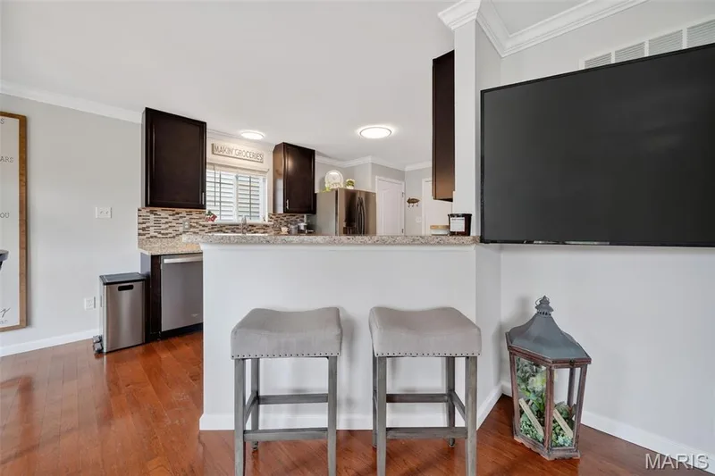 Breakfast bar for fast paced mornings or coffee before the sun! — 3120 Bentwater Place, St Charles, MO 63301