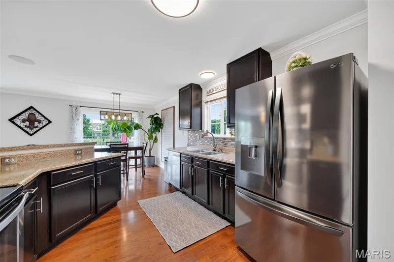 Open Kitchen is great for the Chef of the house! — 3120 Bentwater Place, St Charles, MO 63301
