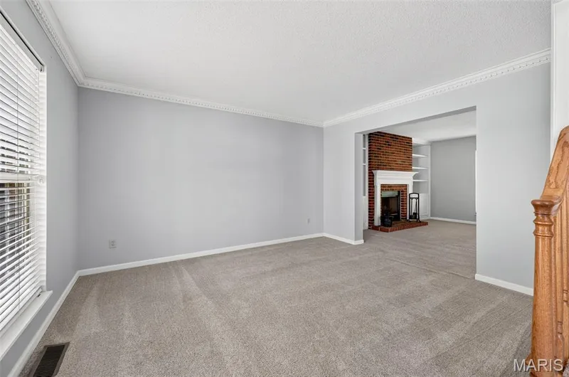 305 Highgrove Place Drive, O'Fallon, MO 63366 — listing photo 8 of 49