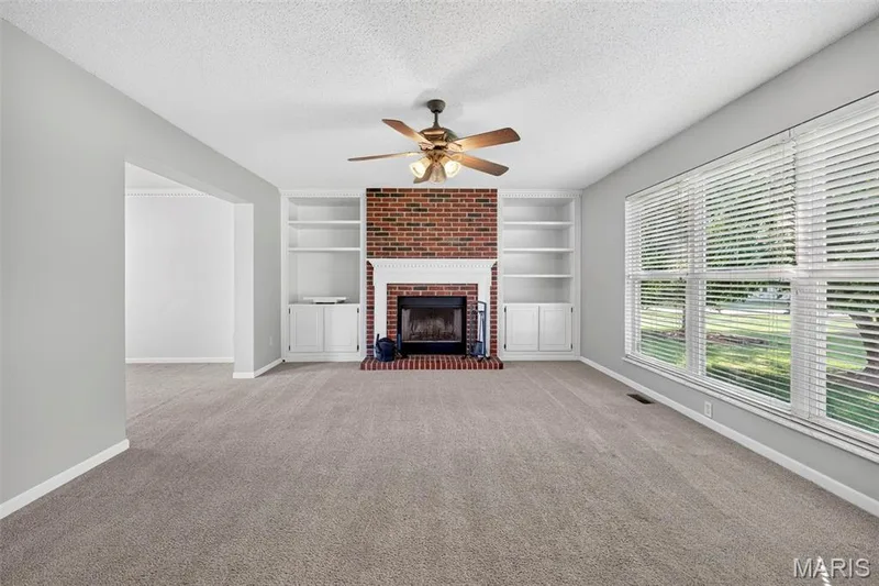 305 Highgrove Place Drive, O'Fallon, MO 63366 — listing photo 12 of 49