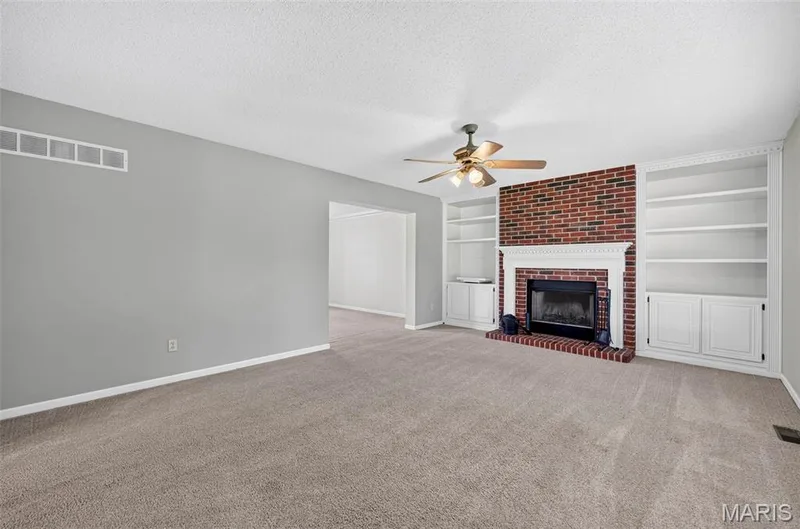 305 Highgrove Place Drive, O'Fallon, MO 63366 — listing photo 13 of 49