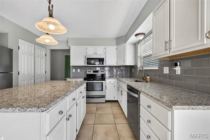 305 Highgrove Place Drive, O'Fallon, MO 63366 — listing photo 21 of 49