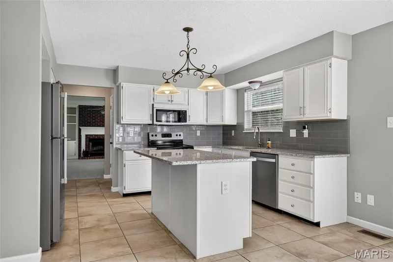 305 Highgrove Place Drive, O'Fallon, MO 63366 — listing photo 22 of 49