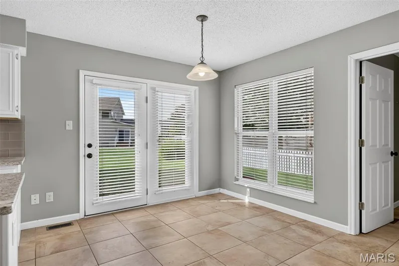 305 Highgrove Place Drive, O'Fallon, MO 63366 — listing photo 23 of 49