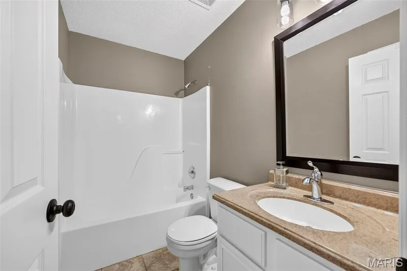 305 Highgrove Place Drive, O'Fallon, MO 63366 — listing photo 35 of 49
