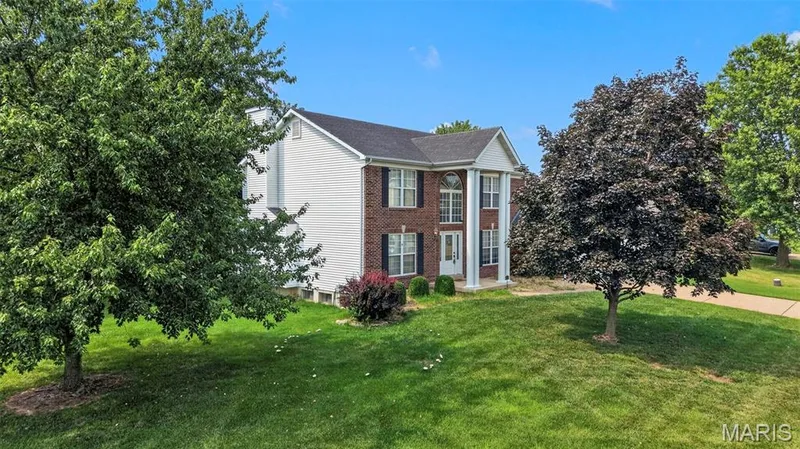 305 Highgrove Place Drive, O'Fallon, MO 63366 — listing photo 44 of 49