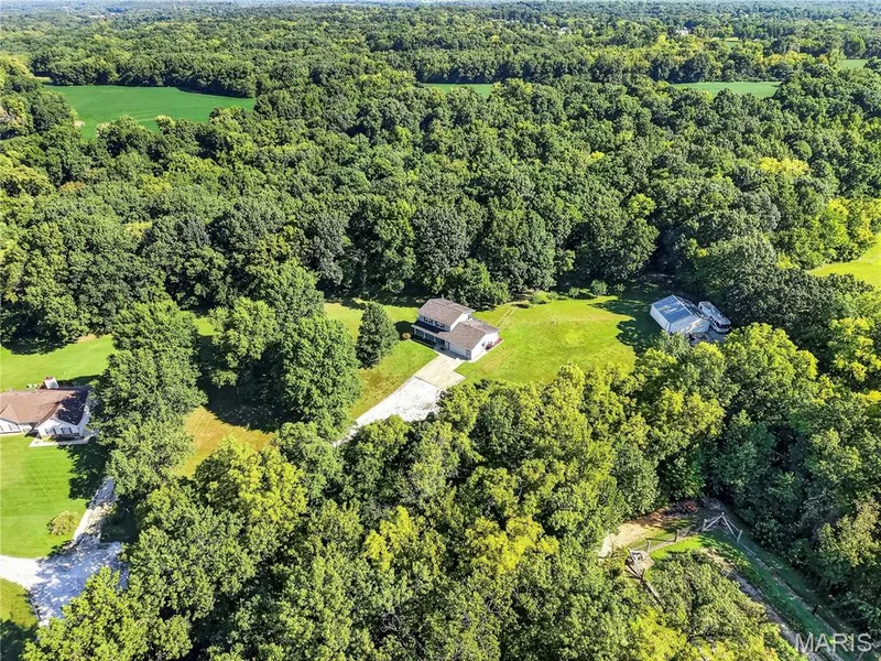 1863 Tamara Court, Wentzville, MO 63385 — listing photo 9 of 78