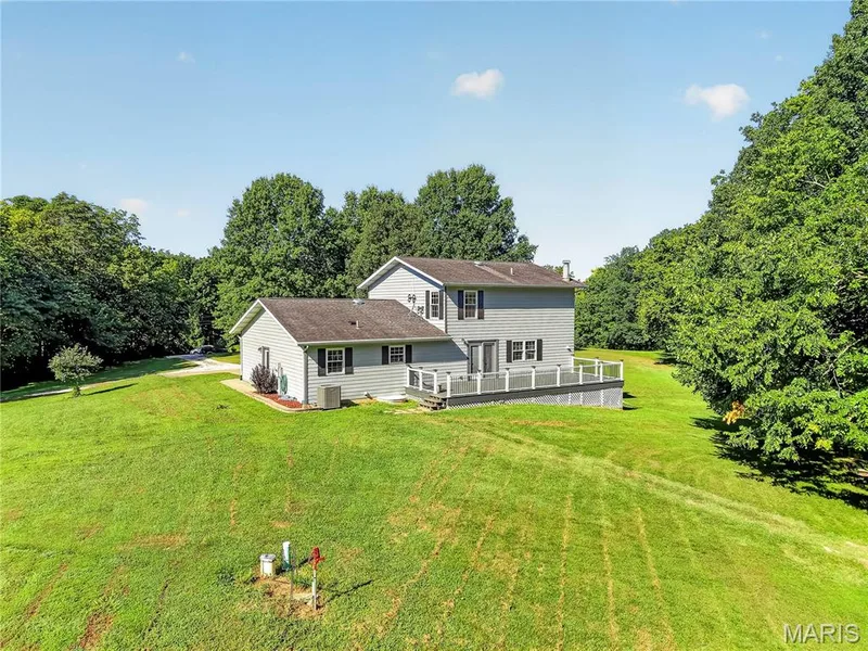 1863 Tamara Court, Wentzville, MO 63385 — listing photo 17 of 78