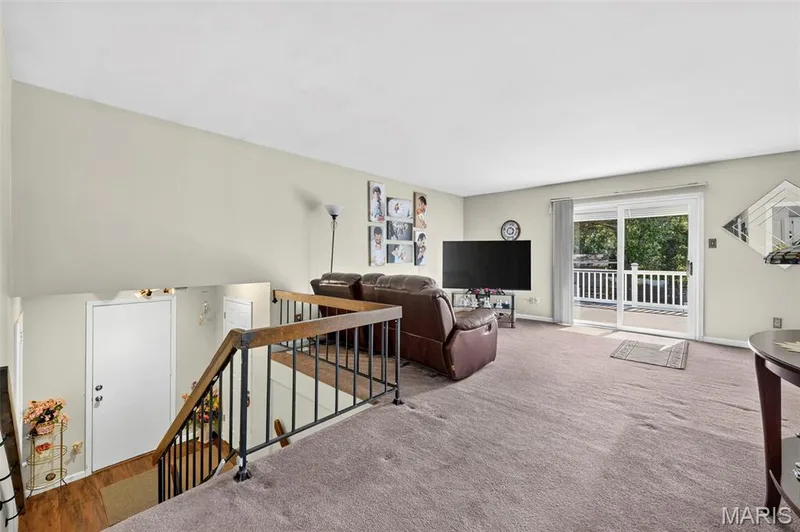 113 Barkwood Trails Drive, St Peters, MO 63376 — listing photo 3 of 35