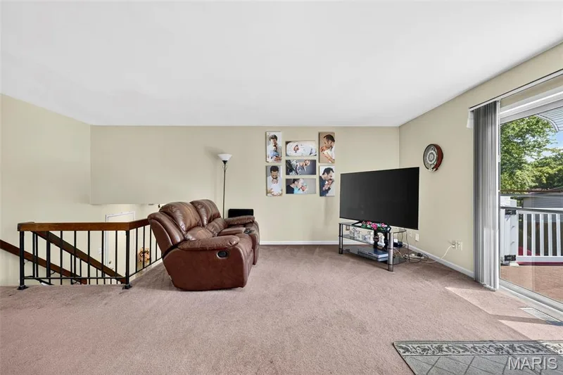 113 Barkwood Trails Drive, St Peters, MO 63376 — listing photo 4 of 35