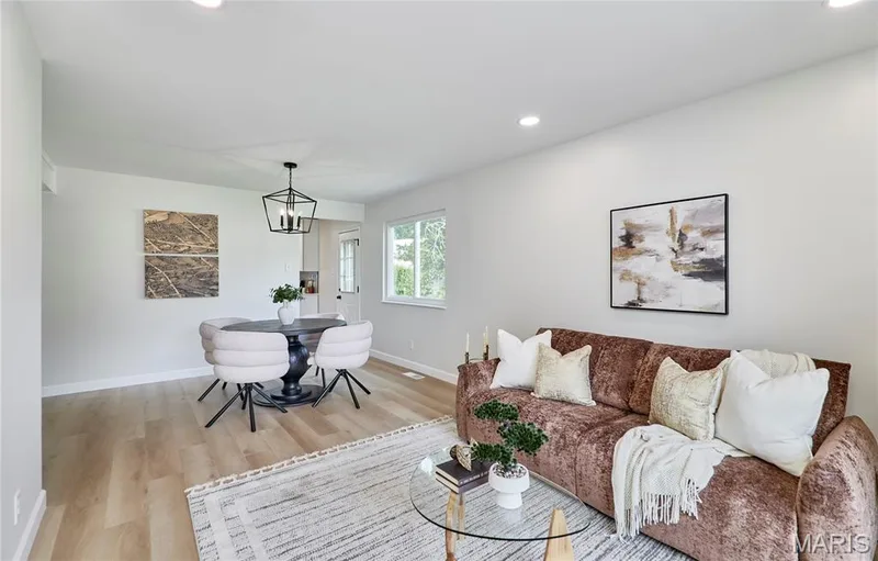 167 Rue Grand Drive, Lake St. Louis, MO 63367 — listing photo 3 of 44