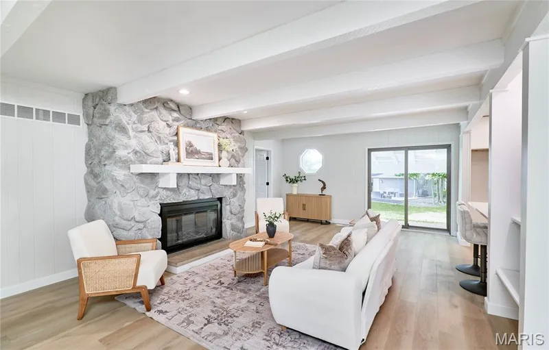 167 Rue Grand Drive, Lake St. Louis, MO 63367 — listing photo 4 of 44