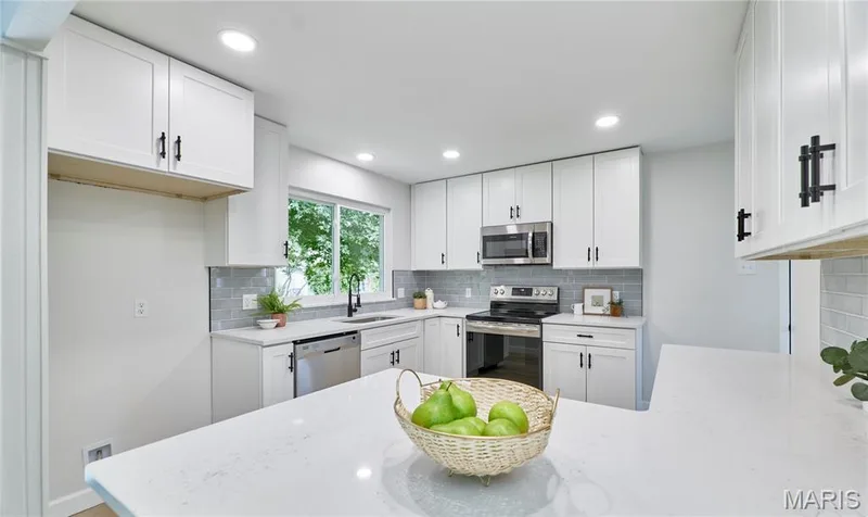 167 Rue Grand Drive, Lake St. Louis, MO 63367 — listing photo 16 of 44
