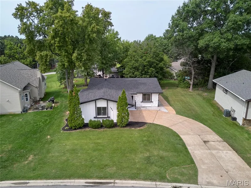 167 Rue Grand Drive, Lake St. Louis, MO 63367 — listing photo 30 of 44