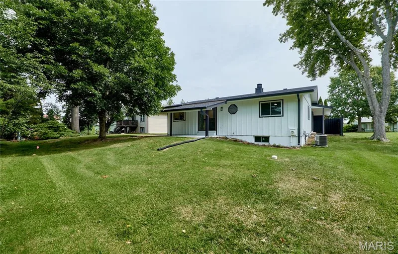 167 Rue Grand Drive, Lake St. Louis, MO 63367 — listing photo 33 of 44