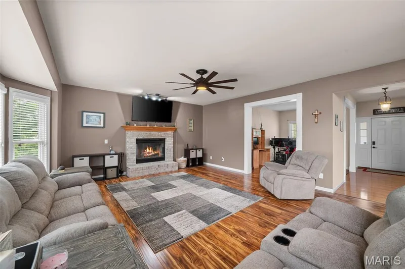 771 Avondale Drive, St Peters, MO 63376 — listing photo 14 of 51