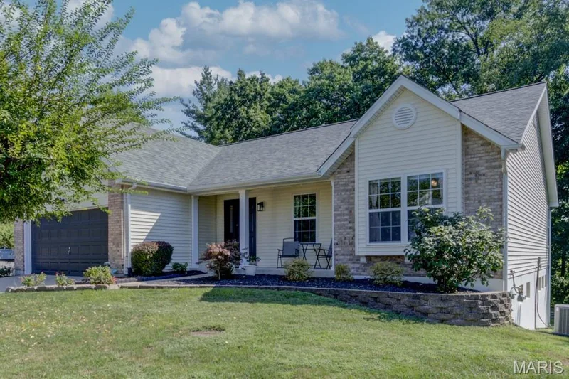 42 Arborshadow Court, St Peters, MO 63376 — listing photo 2 of 45
