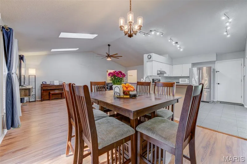 42 Arborshadow Court, St Peters, MO 63376 — listing photo 9 of 45