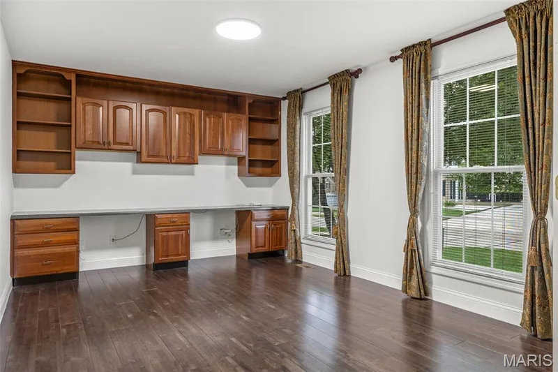 4734 Briarcroft Drive, St Charles, MO 63304 — listing photo 4 of 36