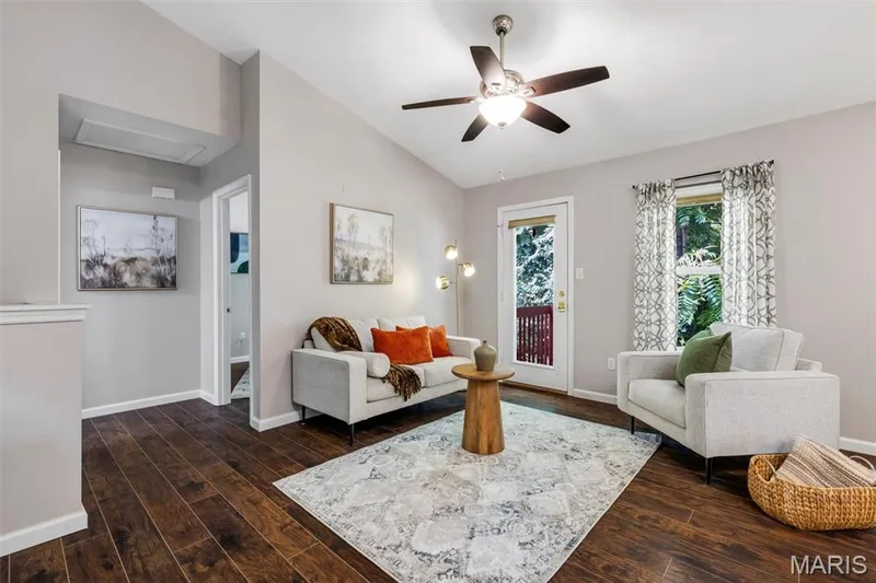 404 Cardinal Commons Court, St Peters, MO 63376 — listing photo 6 of 36