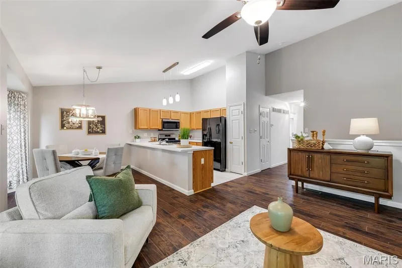404 Cardinal Commons Court, St Peters, MO 63376 — listing photo 11 of 36