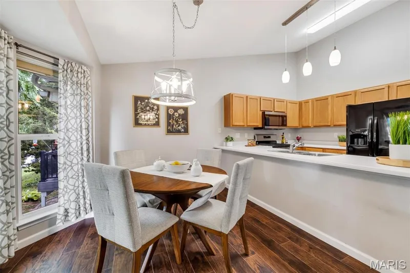 404 Cardinal Commons Court, St Peters, MO 63376 — listing photo 12 of 36