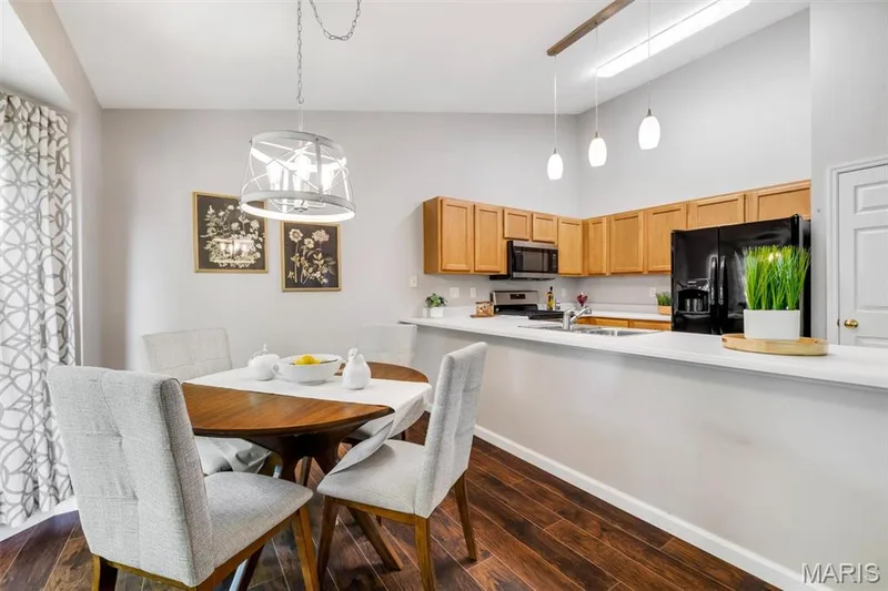 404 Cardinal Commons Court, St Peters, MO 63376 — listing photo 13 of 36