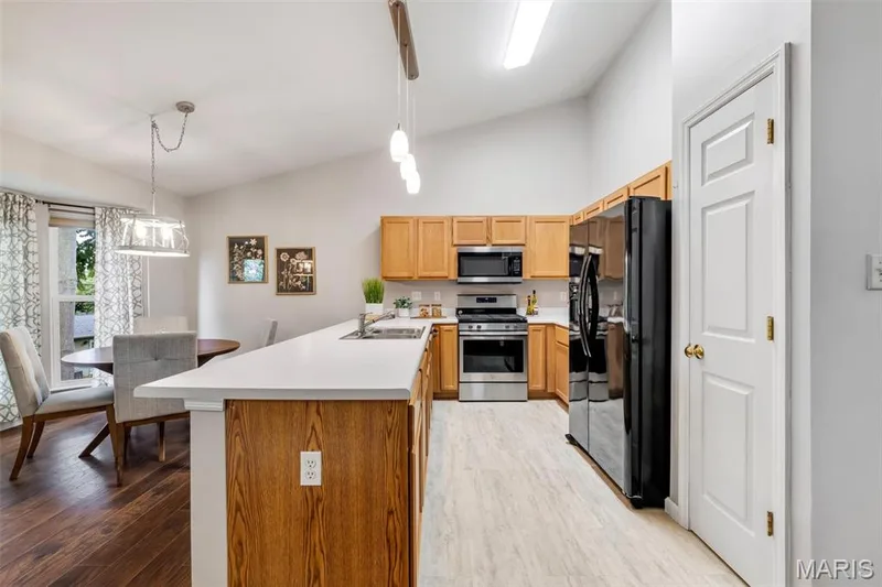 404 Cardinal Commons Court, St Peters, MO 63376 — listing photo 16 of 36