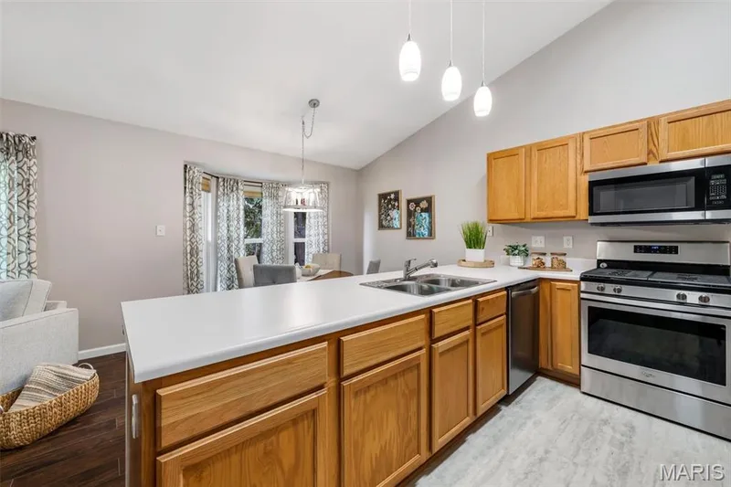 404 Cardinal Commons Court, St Peters, MO 63376 — listing photo 17 of 36