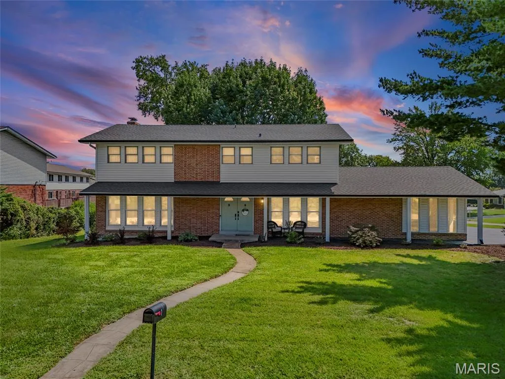 1 Oakland Hills Drive, Chesterfield, MO 63017 — listing photo 1 of 86