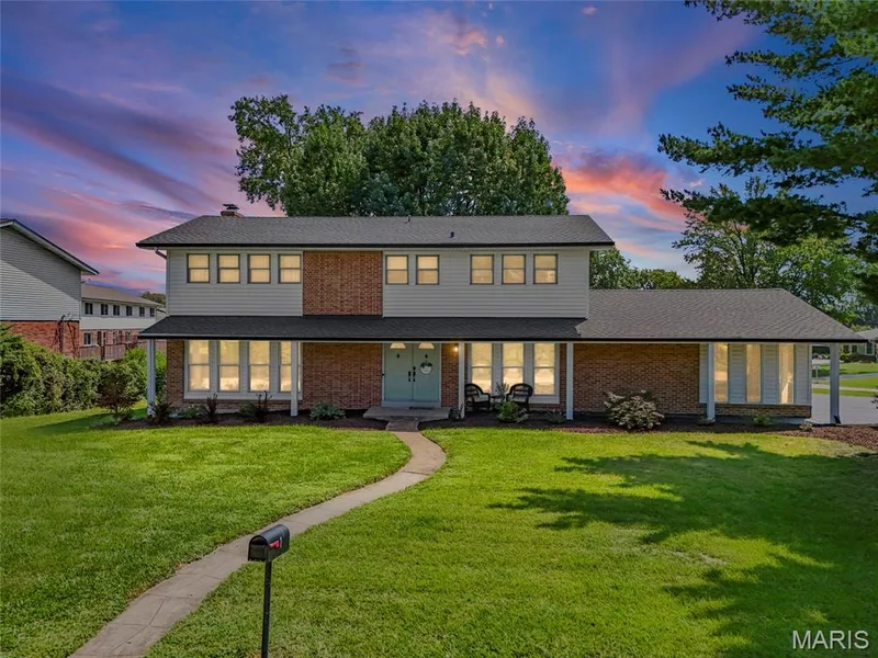 1 Oakland Hills Drive, Chesterfield, MO — listing photo 1