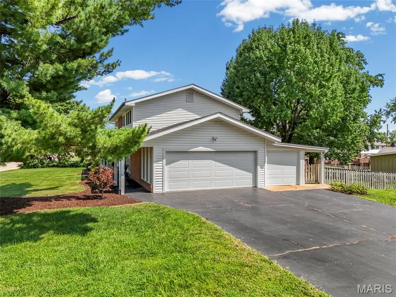 1 Oakland Hills Drive, Chesterfield, MO 63017 — listing photo 4 of 86