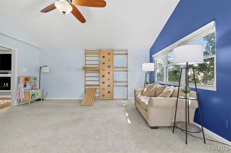 1 Oakland Hills Drive, Chesterfield, MO 63017 — listing photo 24 of 86