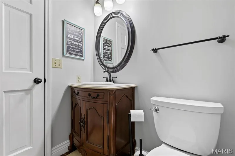 1 Oakland Hills Drive, Chesterfield, MO 63017 — listing photo 30 of 86