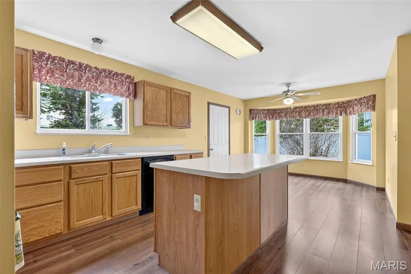 2714 Red Cedar Parc Drive S, O'Fallon, MO 63368 — listing photo 17 of 50