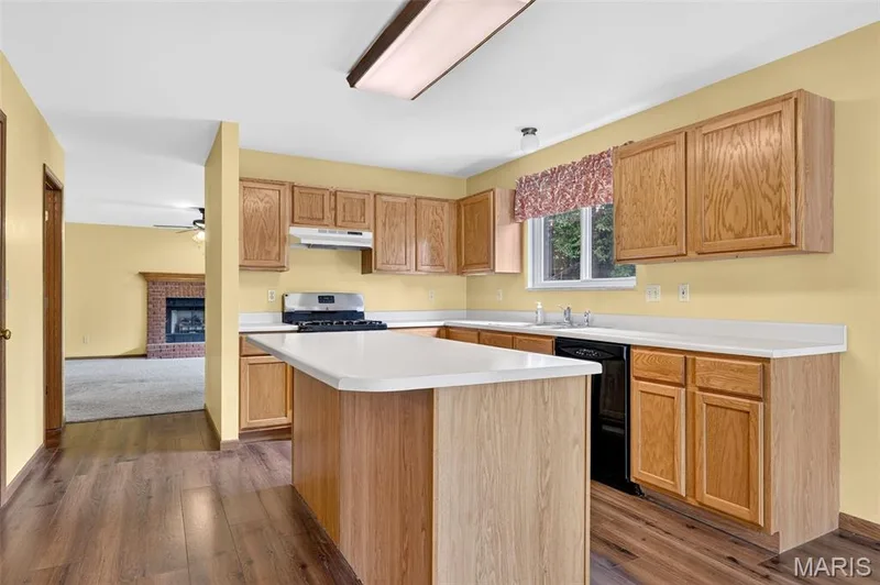 2714 Red Cedar Parc Drive S, O'Fallon, MO 63368 — listing photo 21 of 50