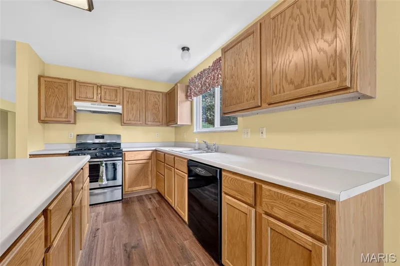 2714 Red Cedar Parc Drive S, O'Fallon, MO 63368 — listing photo 23 of 50