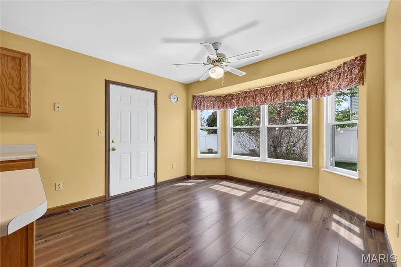 Bay Window & Ceiling Fan in Breakfast Room — 2714 Red Cedar Parc Drive S, O'Fallon, MO 63368