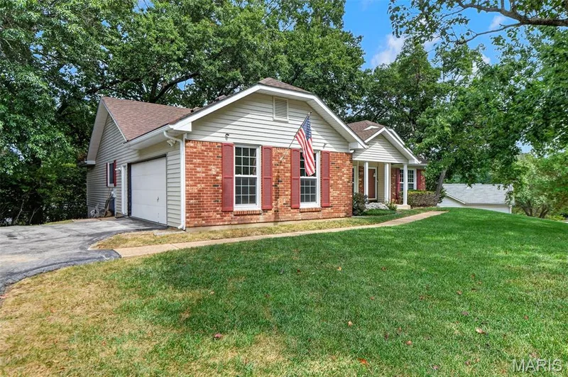 2432 Evergreen Forest Court, Wildwood, MO 63011 — listing photo 4 of 43