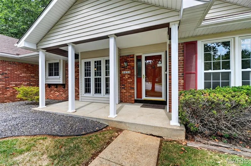 2432 Evergreen Forest Court, Wildwood, MO 63011 — listing photo 5 of 43