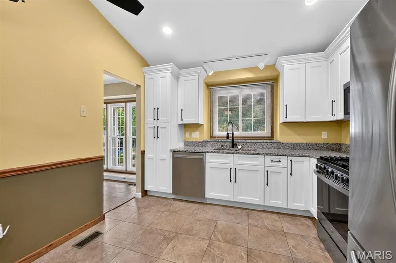2432 Evergreen Forest Court, Wildwood, MO 63011 — listing photo 14 of 43