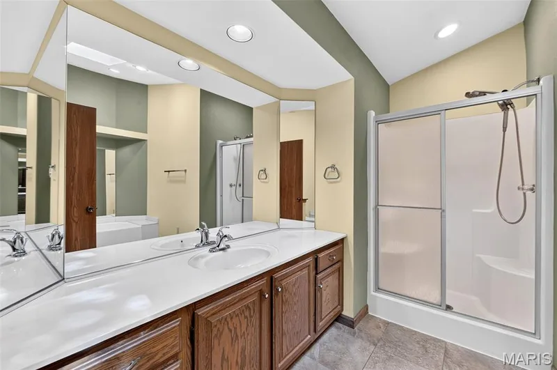 2432 Evergreen Forest Court, Wildwood, MO 63011 — listing photo 18 of 43