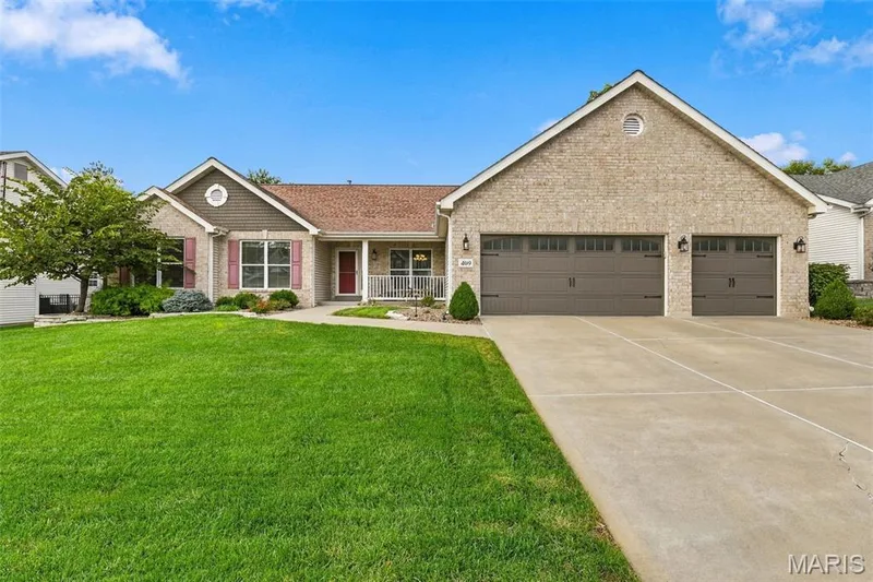 409 Mannington Drive, St Peters, MO β listing photo 1