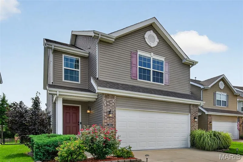3404 Charlestowne Crossing Drive, St Charles, MO 63301 — listing photo 2 of 34