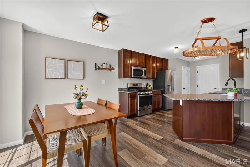 3404 Charlestowne Crossing Drive, St Charles, MO 63301 — listing photo 7 of 34
