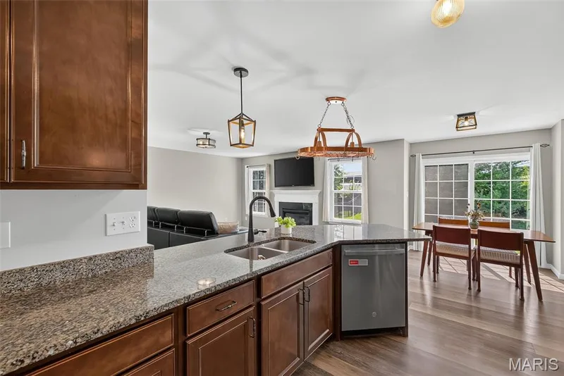 3404 Charlestowne Crossing Drive, St Charles, MO 63301 — listing photo 9 of 34