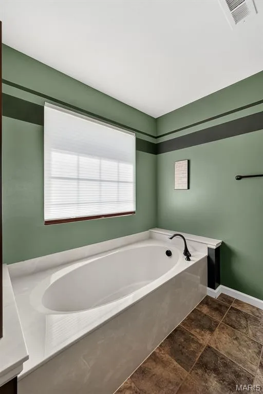 3404 Charlestowne Crossing Drive, St Charles, MO 63301 — listing photo 18 of 34