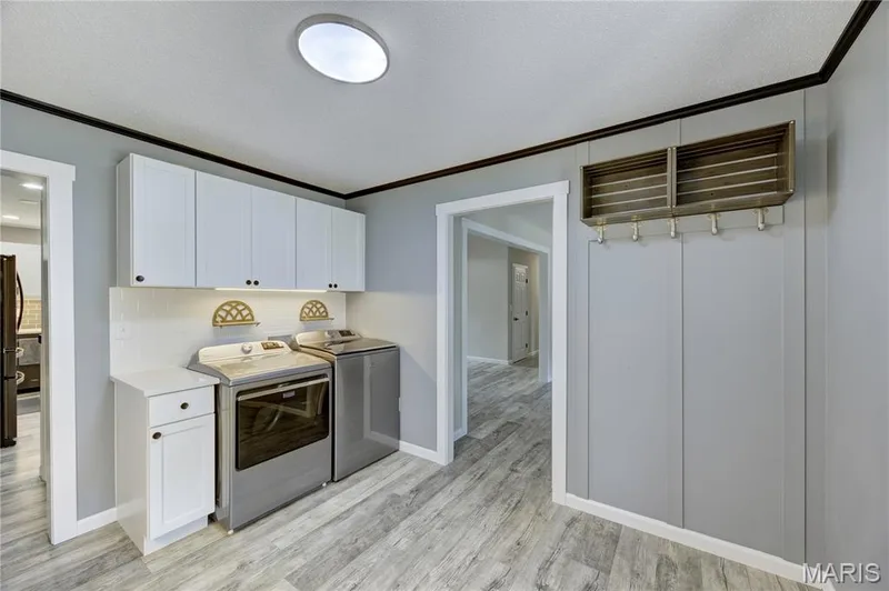 Main floor laundry — 9 Carriage Way E, St Peters, MO 63376